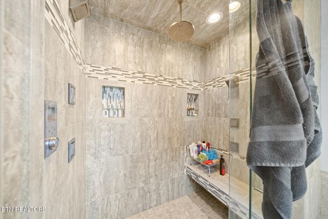 1260 Arrowhead Drive, Crossville, TN 38572