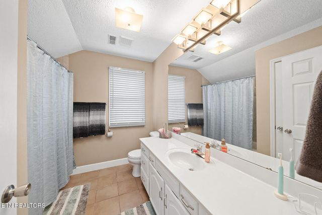 1260 Arrowhead Drive, Crossville, TN 38572