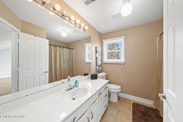 1260 Arrowhead Drive, Crossville, TN 38572