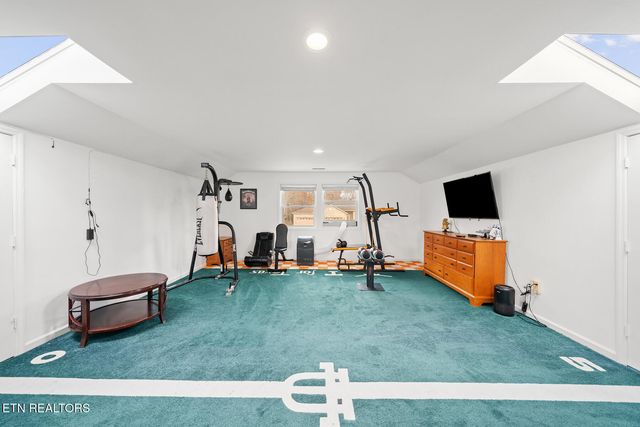 1260 Arrowhead Drive, Crossville, TN 38572