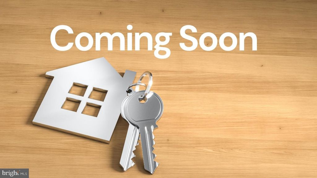 Image 1 of property listing at 1020 N HIGHLAND ST #422, Arlington, VA 22201