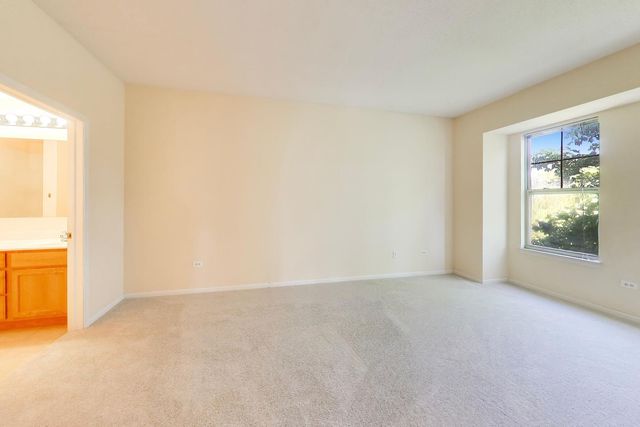 511 Prestwick Lane 307, Wheeling, IL 60090