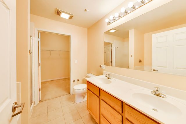 511 Prestwick Lane 307, Wheeling, IL 60090