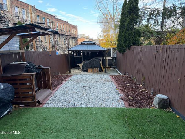 39 S Lake Avenue 1, Albany, NY 12203