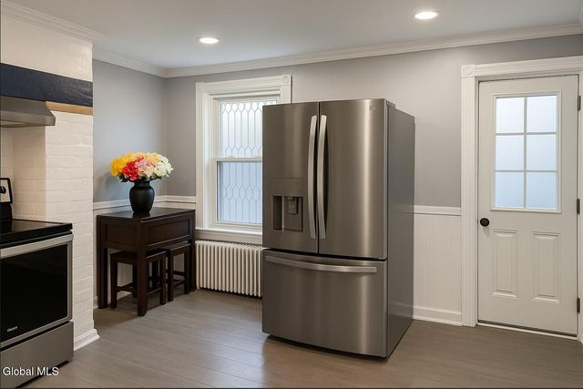 39 S Lake Avenue 1, Albany, NY 12203