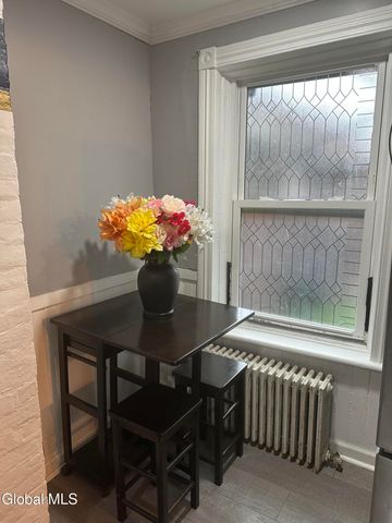 39 S Lake Avenue 1, Albany, NY 12203