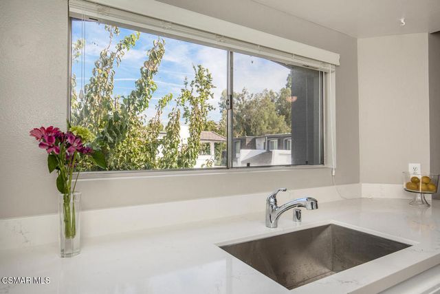 3709 Summershore Lane, Westlake Village, CA 91361