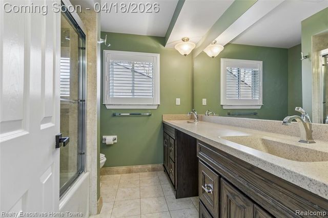 39117 Della Rosa Drive, Sterling Heights, MI 48313