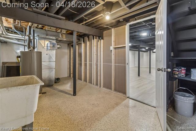 39117 Della Rosa Drive, Sterling Heights, MI 48313