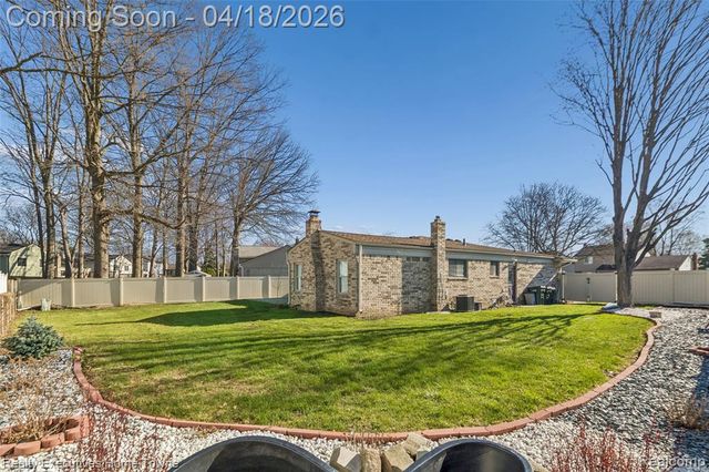 39117 Della Rosa Drive, Sterling Heights, MI 48313