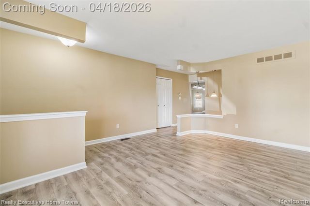 39117 Della Rosa Drive, Sterling Heights, MI 48313