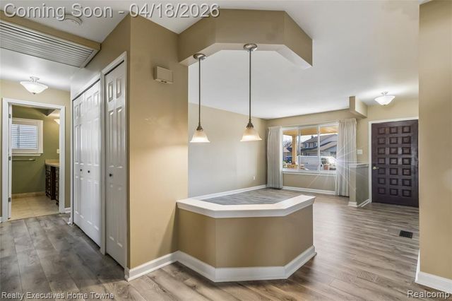 39117 Della Rosa Drive, Sterling Heights, MI 48313