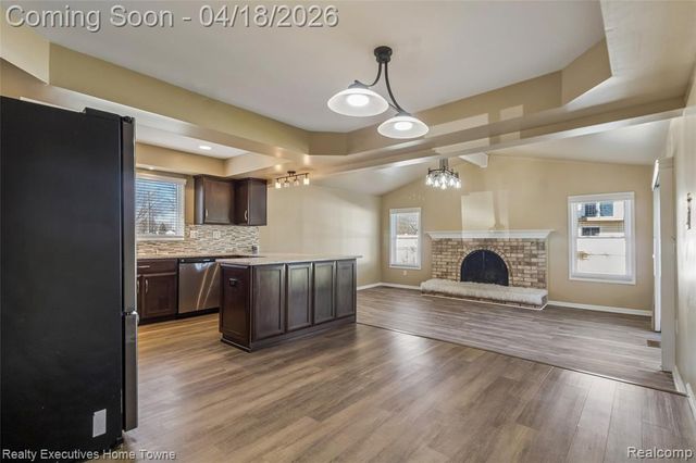 39117 Della Rosa Drive, Sterling Heights, MI 48313