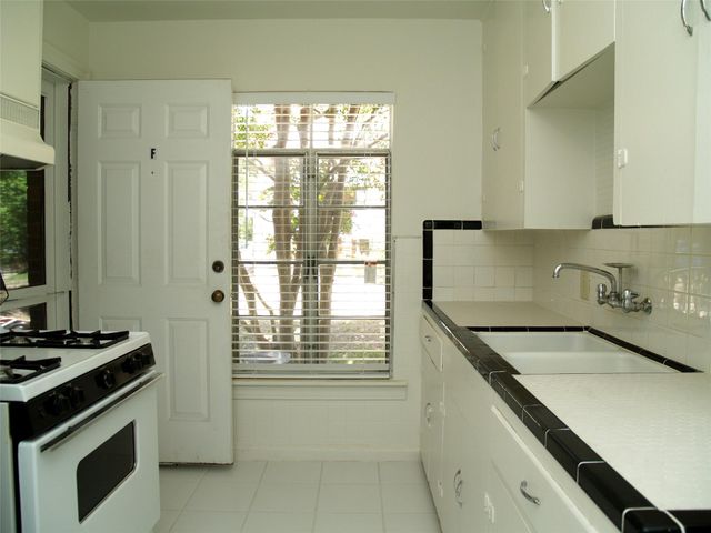 3206 Tom Green ST F, Austin, TX 78705