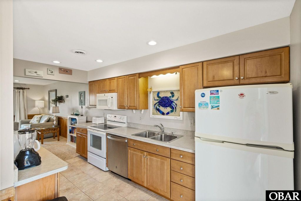 Image 13 of property listing at 131 Georgetown Sands Road, Duck, NC 27949
