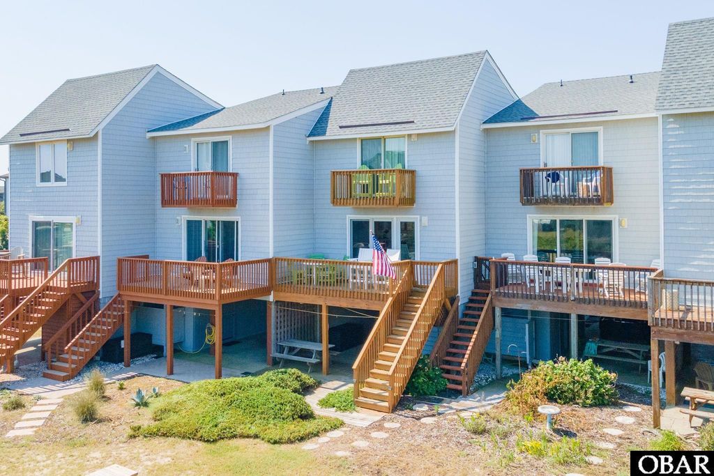 Image 34 of property listing at 131 Georgetown Sands Road, Duck, NC 27949