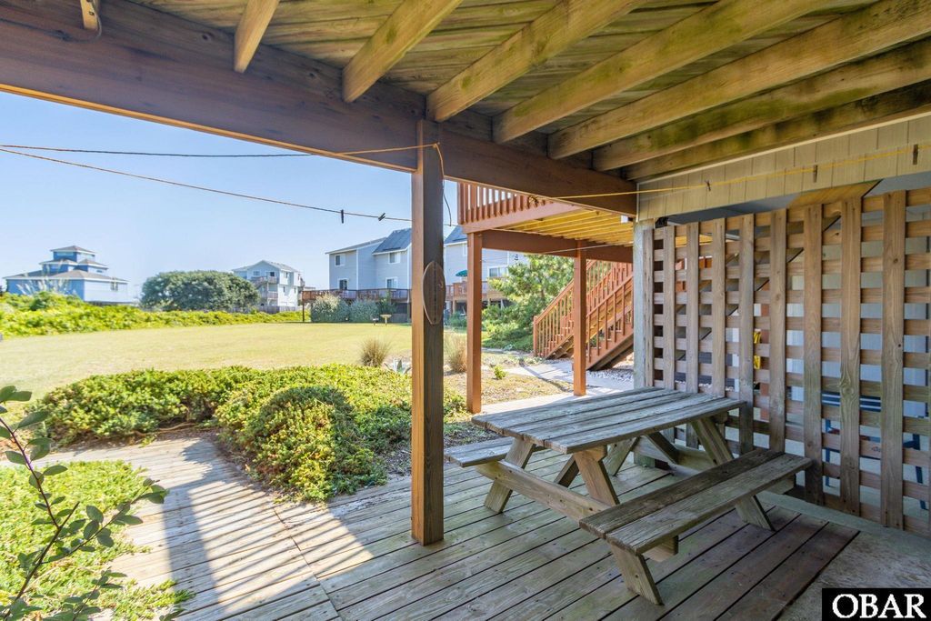 Image 6 of property listing at 131 Georgetown Sands Road, Duck, NC 27949