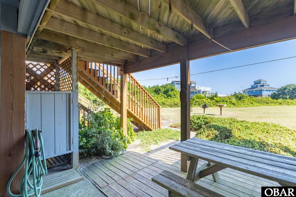 Image 7 of property listing at 131 Georgetown Sands Road, Duck, NC 27949