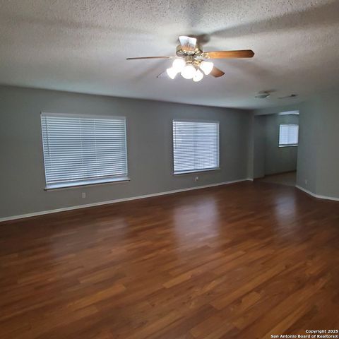 8243 Brisbane, Converse, TX 78109