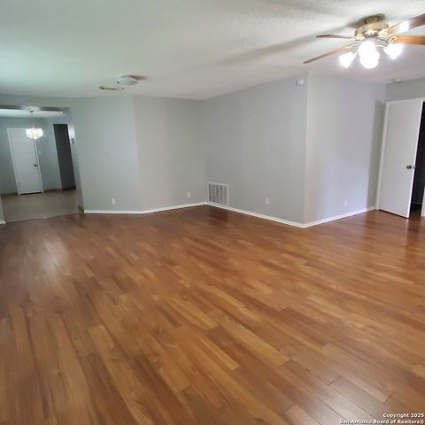 8243 Brisbane, Converse, TX 78109