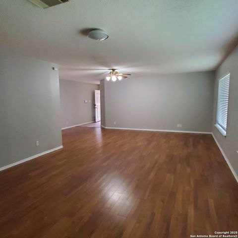 8243 Brisbane, Converse, TX 78109