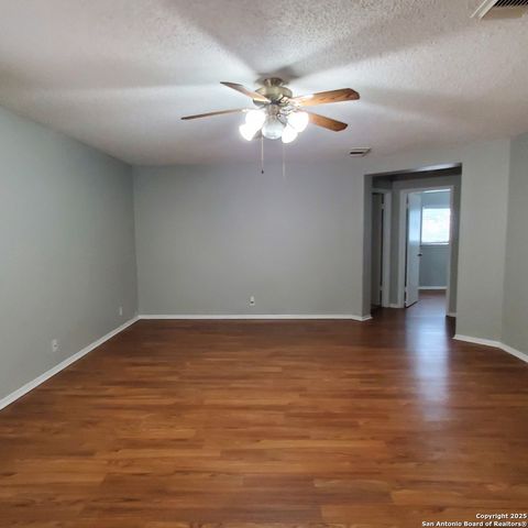 8243 Brisbane, Converse, TX 78109