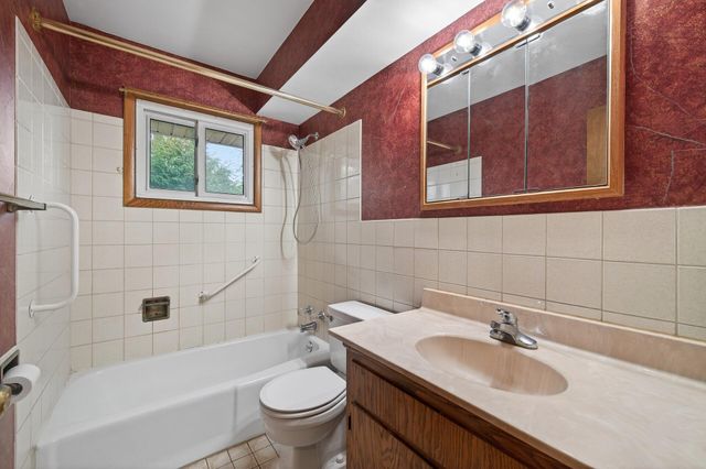 75 99th Avenue NW, Coon Rapids, MN 55448