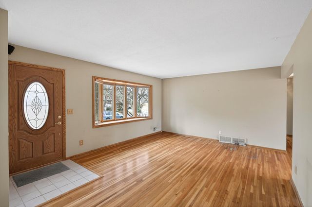 75 99th Avenue NW, Coon Rapids, MN 55448