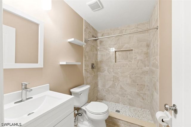 11528 Woodmount LN, Estero, FL 33928