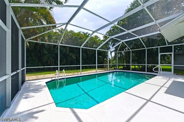 11528 Woodmount LN, Estero, FL 33928