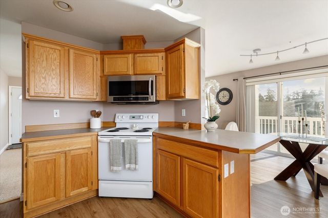 1859 SW Sunnyside Avenue, Oak Harbor, WA 98277