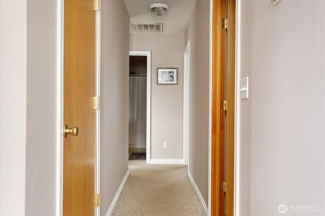 1859 SW Sunnyside Avenue, Oak Harbor, WA 98277