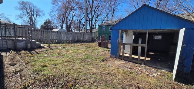 1134 S Haden Street, Independence, MO 64050