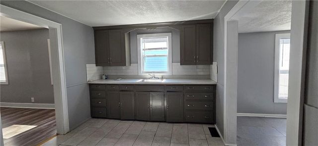 1134 S Haden Street, Independence, MO 64050