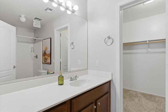 2250 E Deer Valley Road, Phoenix, AZ 85024