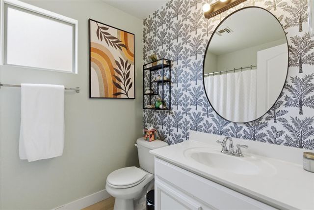 2250 E Deer Valley Road, Phoenix, AZ 85024