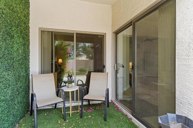 2250 E Deer Valley Road, Phoenix, AZ 85024