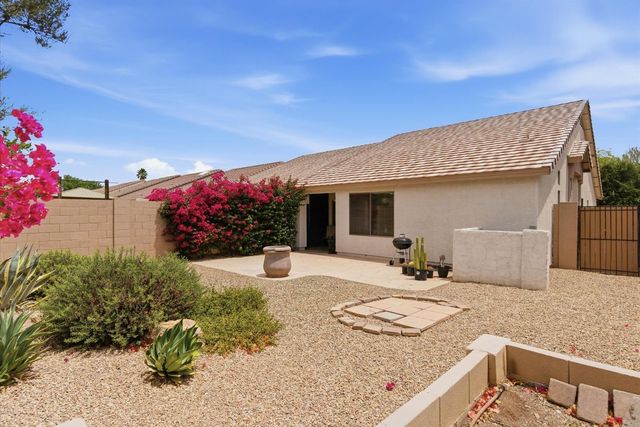 2250 E Deer Valley Road, Phoenix, AZ 85024
