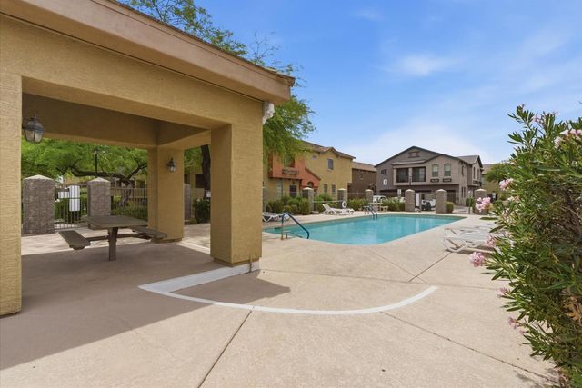 2250 E Deer Valley Road, Phoenix, AZ 85024