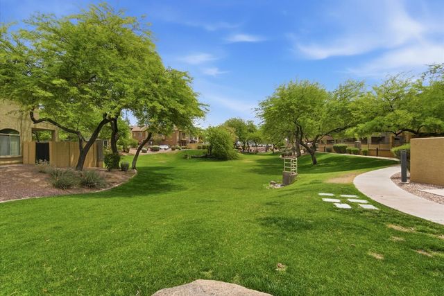 2250 E Deer Valley Road, Phoenix, AZ 85024