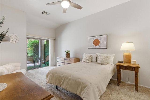 2250 E Deer Valley Road, Phoenix, AZ 85024