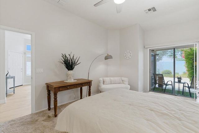 2250 E Deer Valley Road, Phoenix, AZ 85024