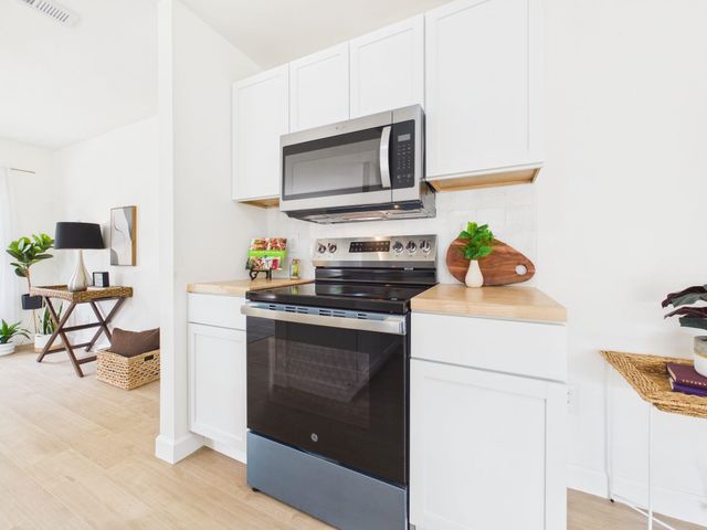 2026 N Litchfield St, Wichita, KS 67203