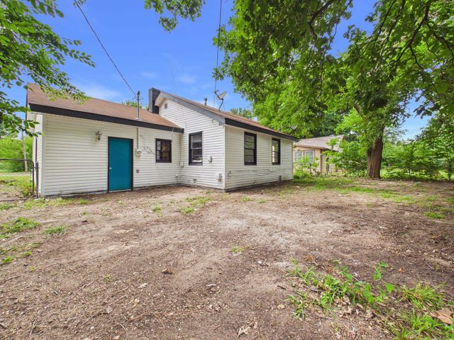 2026 N Litchfield St, Wichita, KS 67203