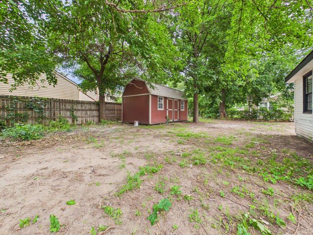 2026 N Litchfield St, Wichita, KS 67203