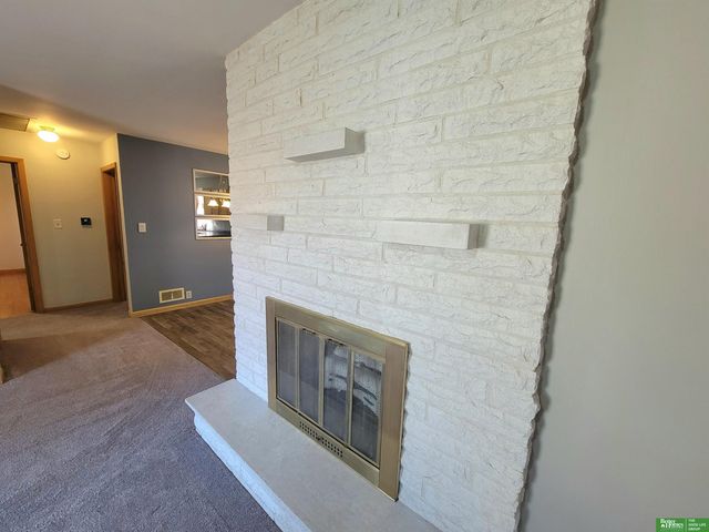 1006 E 12th Street, York, NE 68467