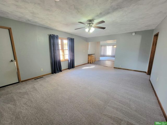 1006 E 12th Street, York, NE 68467