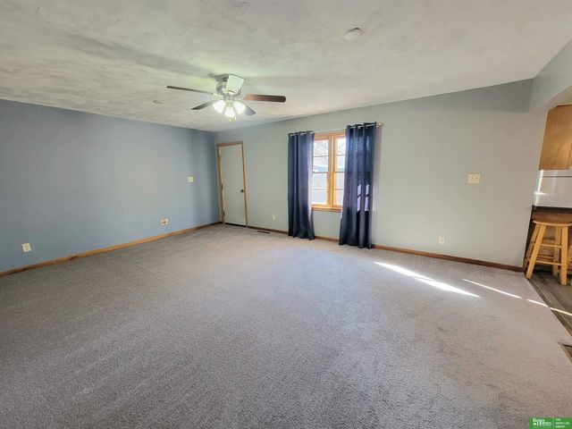 1006 E 12th Street, York, NE 68467