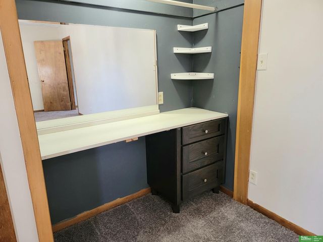 1006 E 12th Street, York, NE 68467