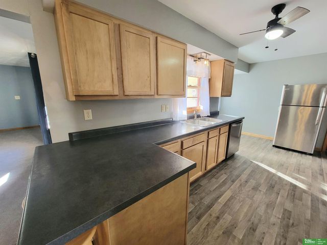 1006 E 12th Street, York, NE 68467